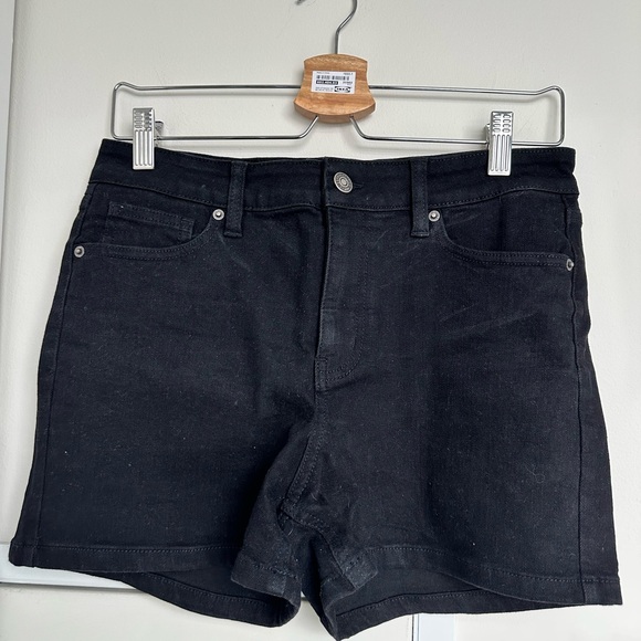 Ardene Black Jean Shorts for Women - Picture 2 of 9